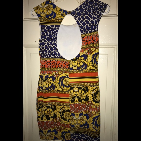 Brocade Design Micro-Mini with Keyhole back - Picture 2 of 2